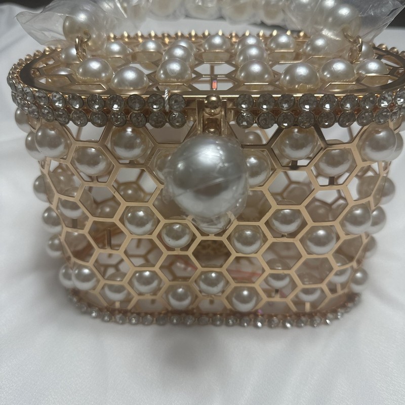 Lustrous White Pearl Beaded Honeycomb Cage Bag – Stunning Statement Bucket Clutc