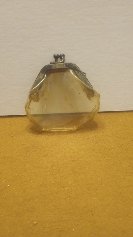 Vintage Small 2 1/2″x2 1/2″ Clear Plastic/Vinyl Kiss Lock Chande/Coin Purse