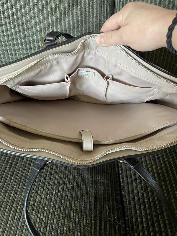A New Day NWOT Women's Beige Tote Handbag with Pockets Galore!! gallery