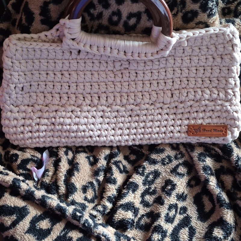 Hand Made Women’s Beige Solid Crochet Top Handle Bag, Brown Wood Handles
