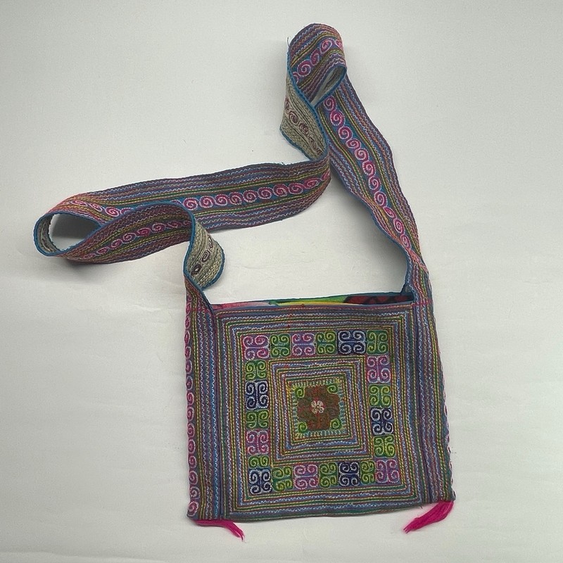 Cross Body Pouch Embroidered 8.5×7″ Boho Colorful Drawstring Interior