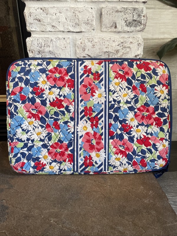 Vera Bradley Summer Cottage Quilted Floral Colorful 16”X17” Laptop Sleeve Case