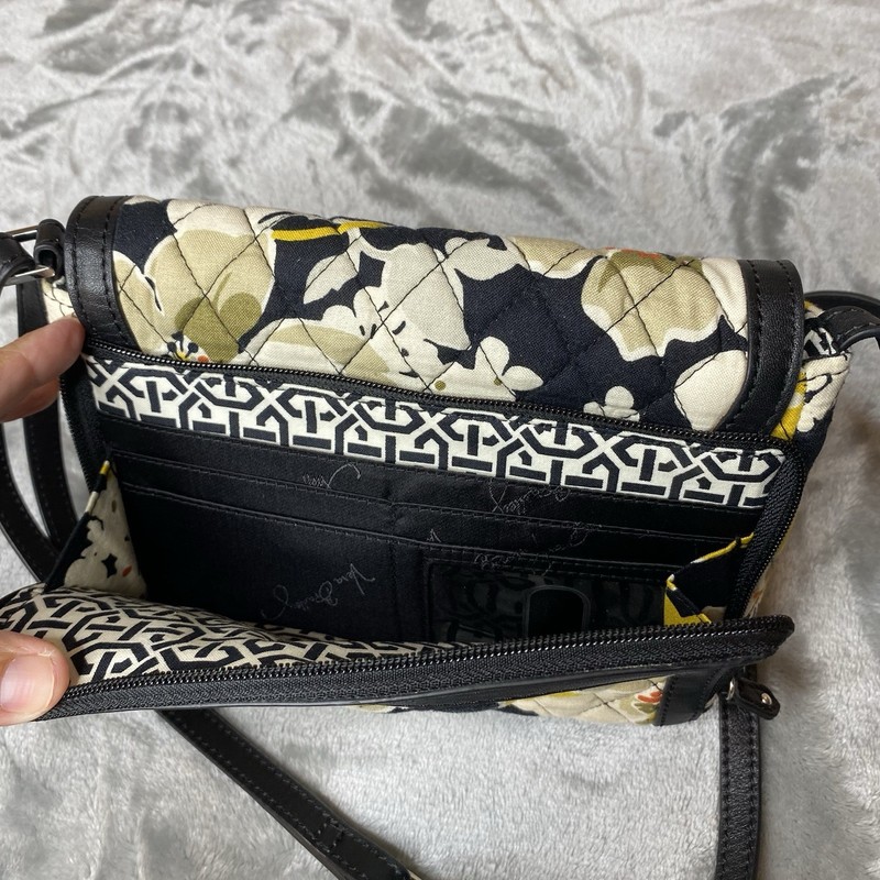 VERA BRADLEY Crossbody Patricia purse in DOGWOOD faux leather Turn Key bag gallery