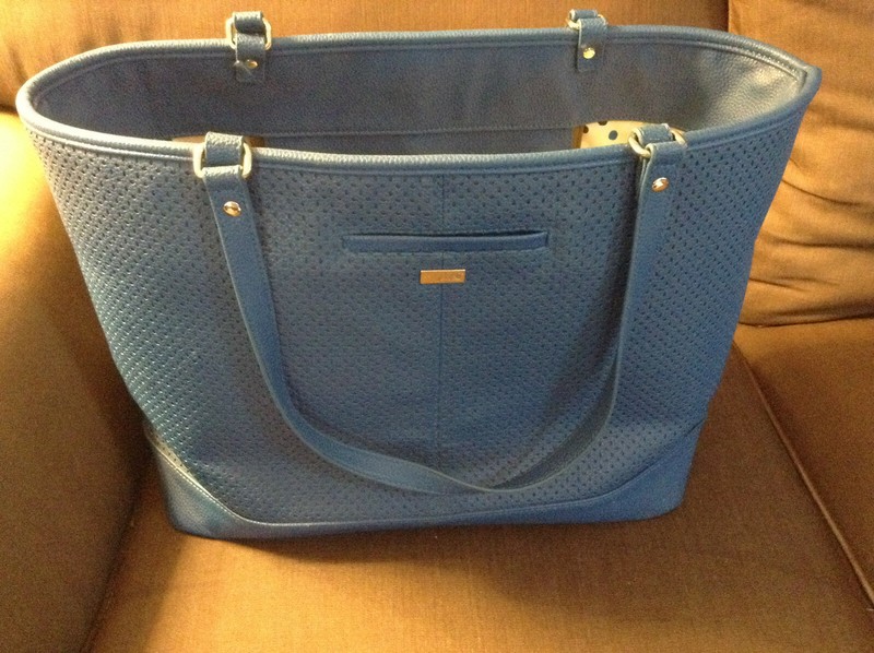 Thirty One Style Setter Daring Cobalt Petal Punch