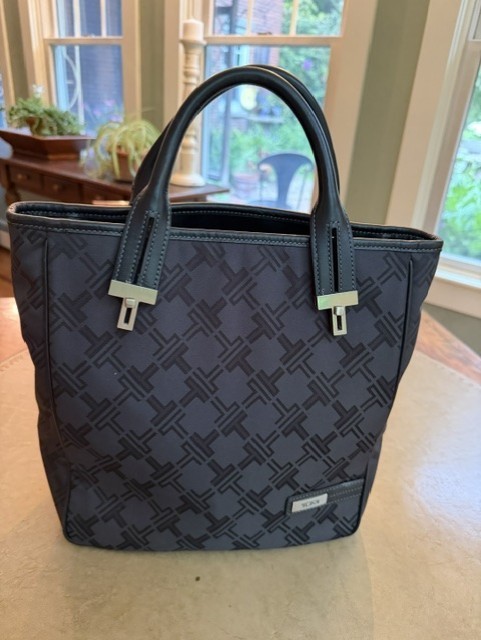 Tumi Signature Collection Handbag Tote Nylon w/Leather Trim Black NEW no tags