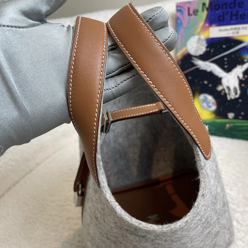 Hermes Picotin 18 Gold Brown Felt Leather Handbag Pre-Owned gallery