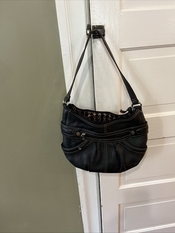 Tignanello Black Leather Hobo Shoulderbag 12x8x3 Cute (ls)