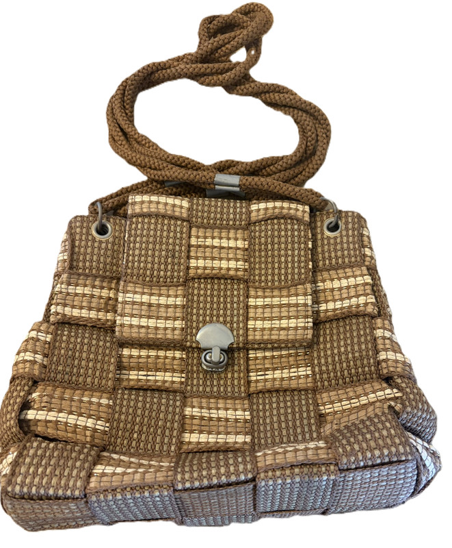 Italian vintage woven sholder bag brown beige colored striped magnetic flap