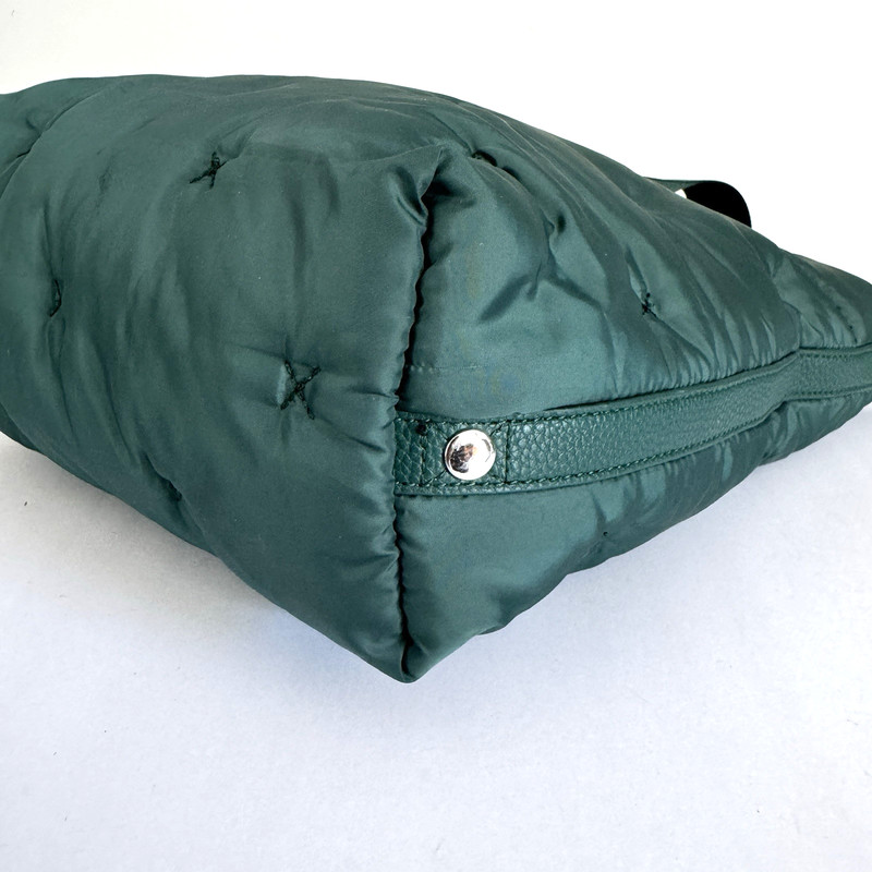 Laundry by Shelli Segal Quilted Puffer Crossbody Purse Green Detachable Strap gallery