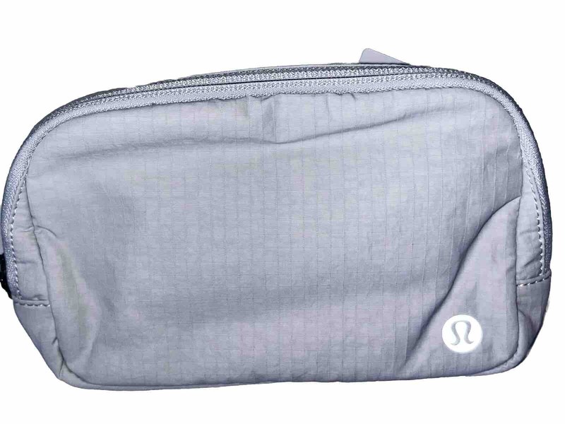 NWT☀️LULULEMON☀️VAPOR/TRAVERSE GRAY☀️MINI BELT BAG *RIPSTOP .7 L☀️AUTHENTIC☀️