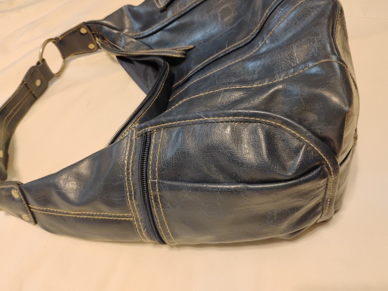 Kenneth Cole Reaction Blue Shoulder Bag B11 gallery
