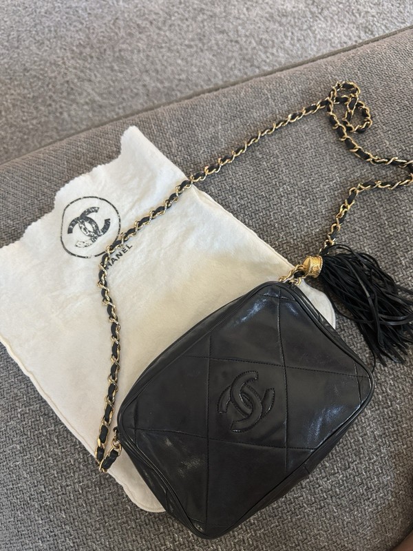 CHANEL Black Quilted CC Logo Tassel Camera Case Crossbody Chain Strap Zip