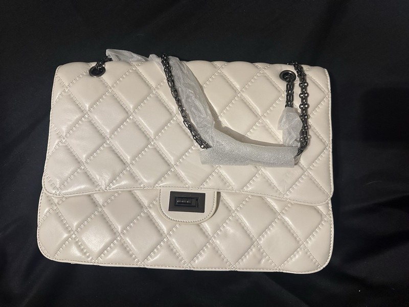 Large Quilted Handbag – White with Gunmetal Hardware – NEW