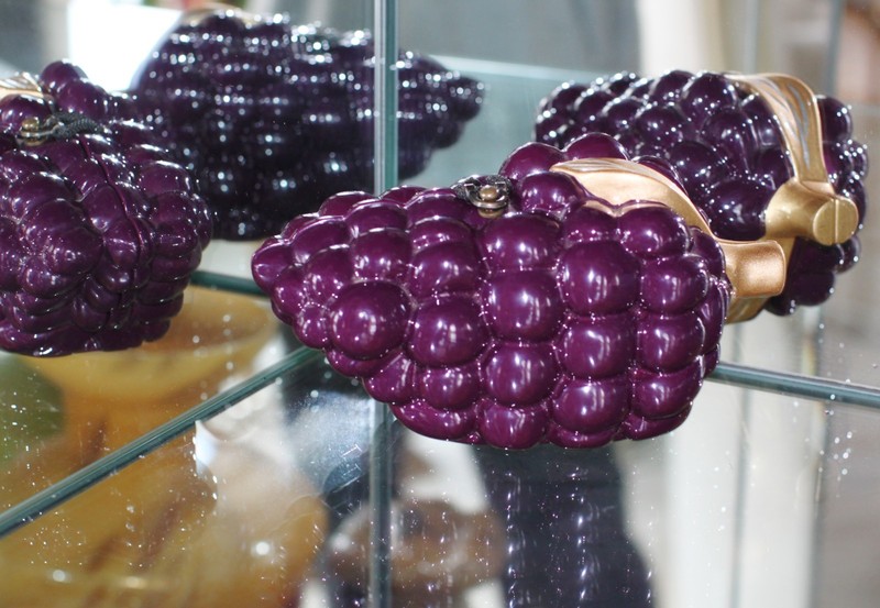 TIMMY WOODS MINAUDIERE PURPLE GRAPES FRUIT WELCH WINE CLUTCH CROSS BODY BAG
