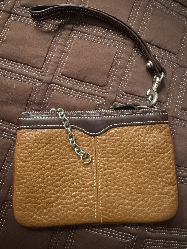 Dooney & Bourke Wristlet Coin Purse Pebbled Leather w Removable Strap 4”x6”