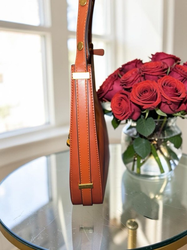 GUESS Brown Solid Shoulder Bag Zip Top Gold Hardware Shoulder Strap gallery