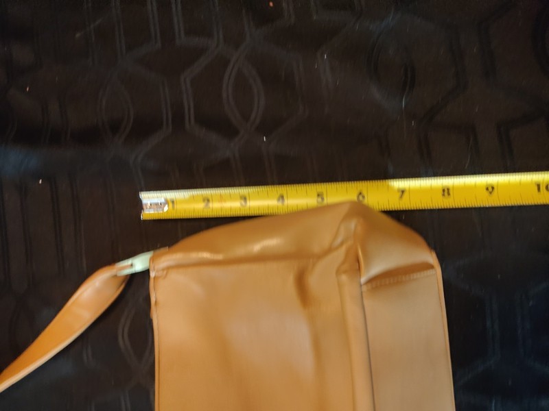 Liz Claiborne Tan Genuine Leather Purse Great Condition Summer Accessories gallery