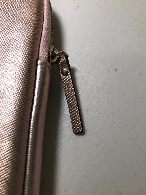 KATE SPADE METALLIC GOLD COMPUTER CASE 9 1/2 X 13 W/ZIPPER/VERY GOOD CONDITION gallery