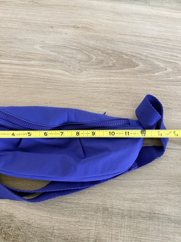 Athleta Waist Bag Fanny Pack Crossbody Kinetic Merlin Blue Purple Adjustable Sz gallery