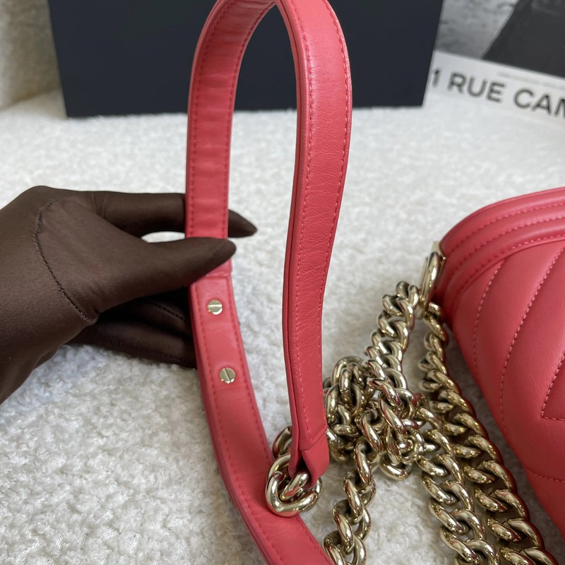 Chanel Le Boy Small Coral Pink Lambskin V-Stitch Bag Pre-Owned gallery