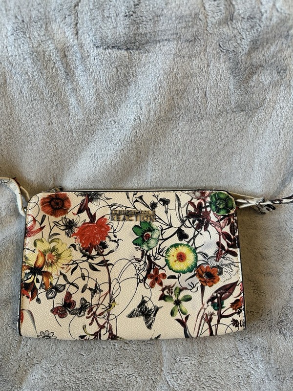Kenneth Cole Reaction Floral Zip Crossbody Bag Ivory/Multicolor Lined, Pockets