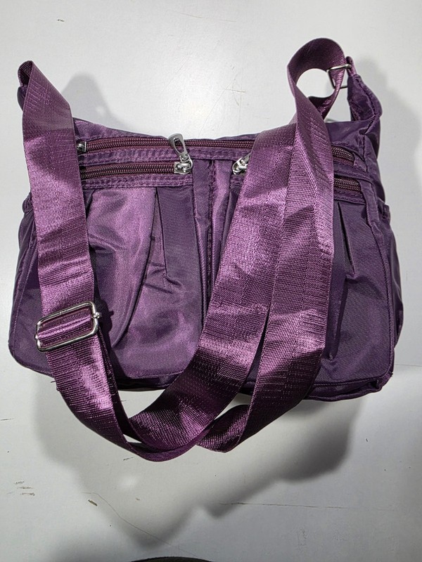 Unknown Brand. Purple Purse with 5 Pockets. New gallery