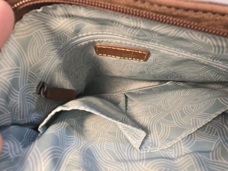 Sacs Brown Genuine Leather Purse Vtg Medium size 10in x 10in Crossbody EUC gallery