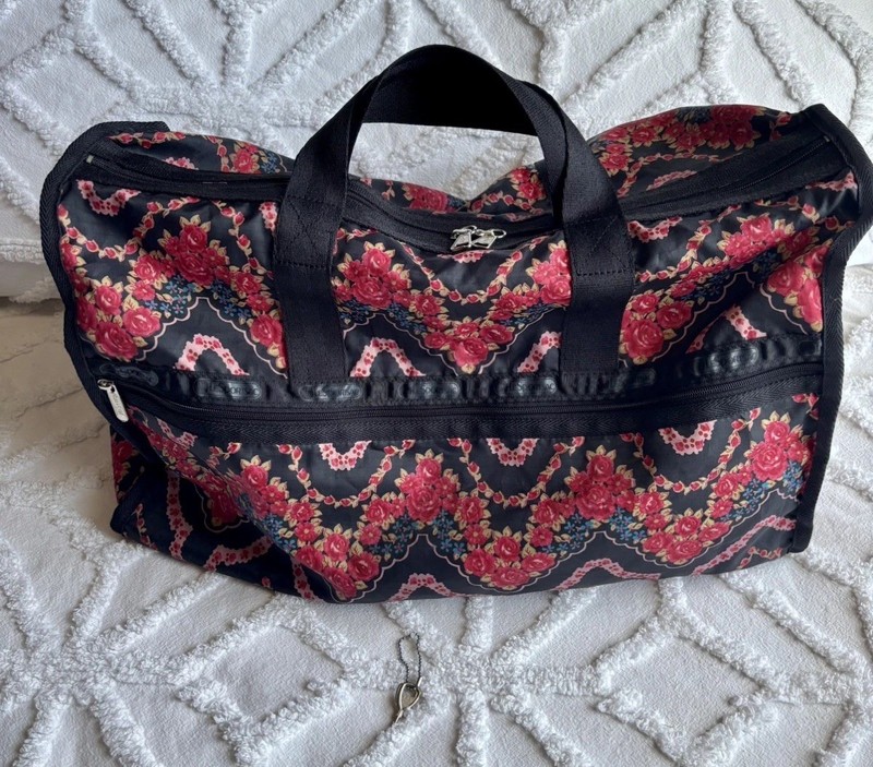 Rare Vintage LeSportsac Large Weekender 2002 Garland Print W/ Zipper Lock Keys