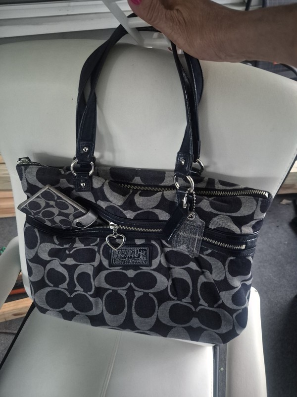 Coach Daisy Poppy Metallic Signature Tote Wallet Set Navy Blue F23003 NWT