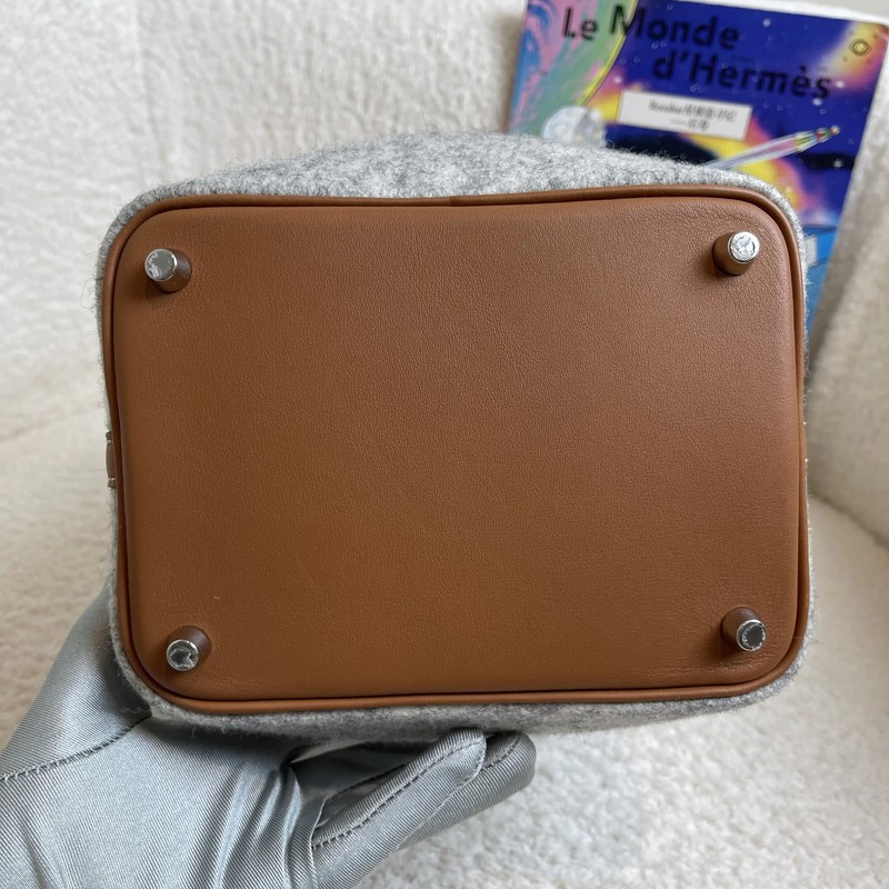 Hermes Picotin 18 Gold Brown Felt Leather Handbag Pre-Owned gallery