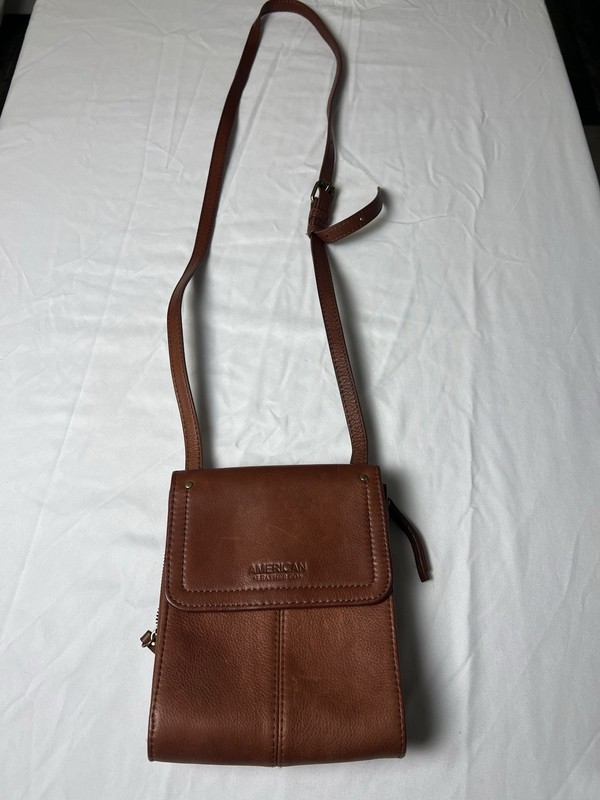 American Leather Co. Brown Crossbody Bag for M or W Adj. Strap Inner Pockets
