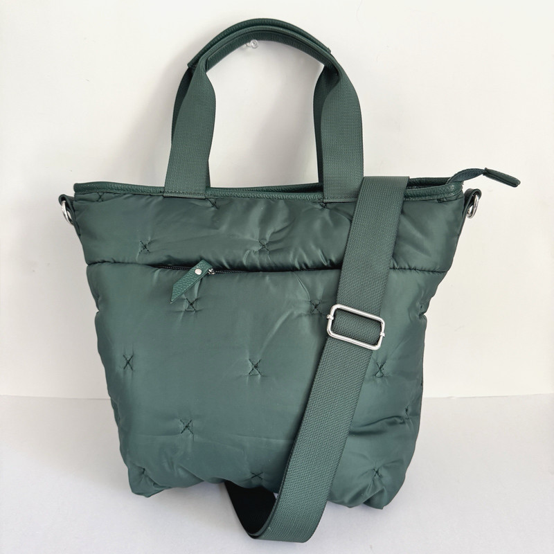 Laundry by Shelli Segal Quilted Puffer Crossbody Purse Green Detachable Strap