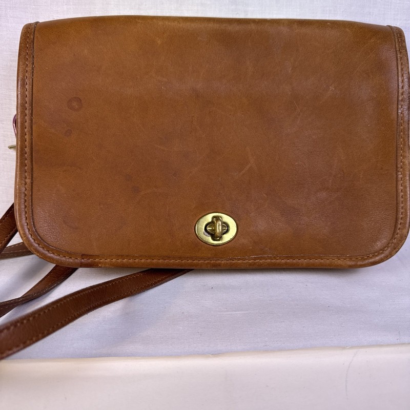 Vintage Coach Dinky Pocket Purse – British Tan Glove Tanned Leather Turnlock USA