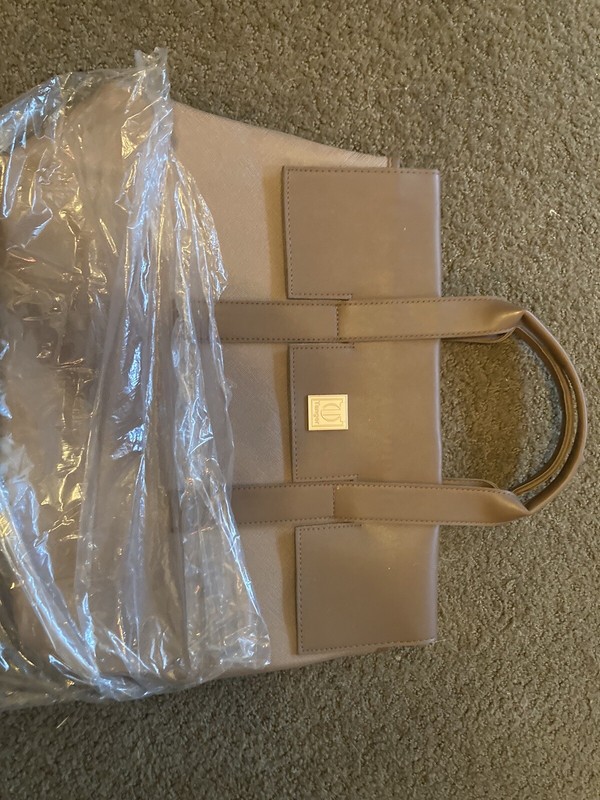 TANGER OUTLETS 2 TONE BROWN FAUX LEATHER BRIEFCASE STYLE TOTE-NEW!