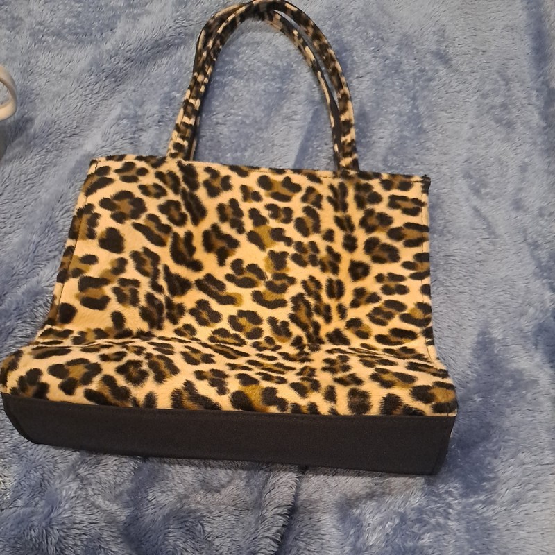 Leopard Animal Print Tote Bag Women Casual Snap Closure Double Black Handles