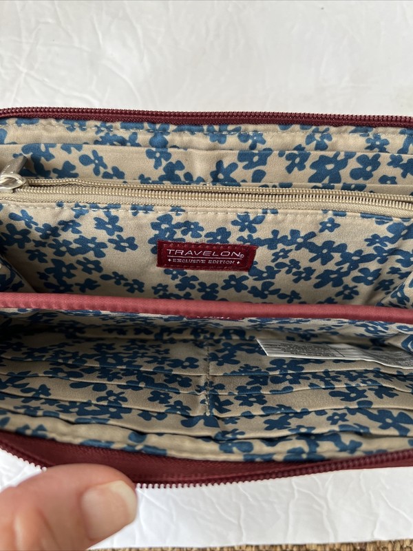 Travelon Zip Wallet Paprika Safe ID Protect Your Identity Anti-Theft RFID gallery