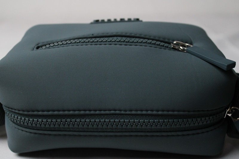 Athleta Women's Diem Solid Water-Resistant Crossbody Bag BE5 Teal One Size gallery