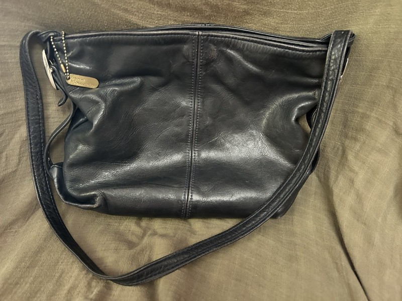 Vintage Stone Mountain Black Leather Slouchy/Hobo-Style Shoulder Bag W/Logo Tag