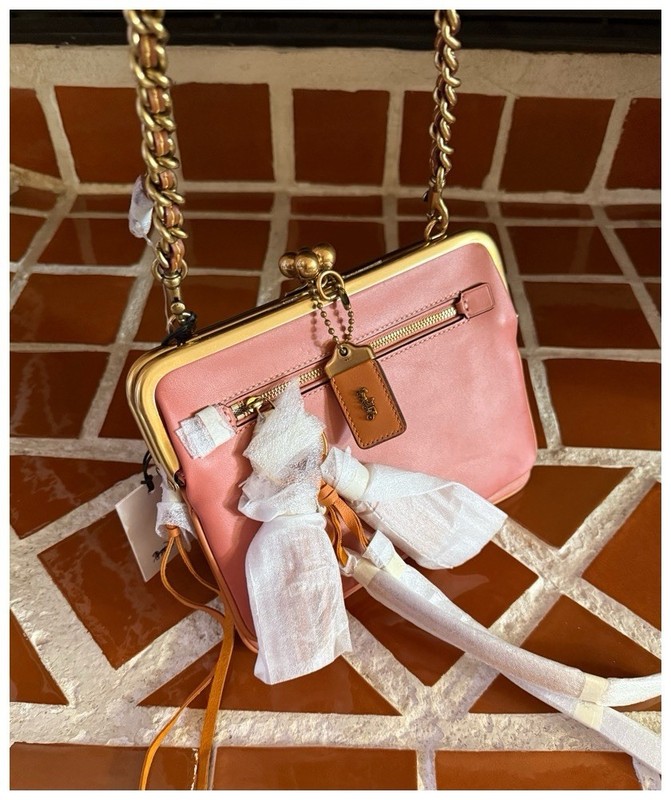 COACH 1941 RUNWAY CROSSBODY PINK/ORANGE DOUBLE FRAME LEATHER KISSLOCK – NWT!