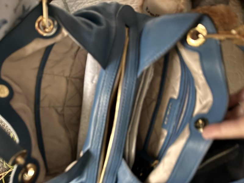 Michael Kors Raven Large Pebbled NWT leather Bag Denim Blue gallery