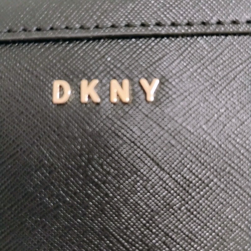 DKNY Women's Bryant Item Wristlet Clutch Wallet Black Faux Saffiano Leather NWT gallery