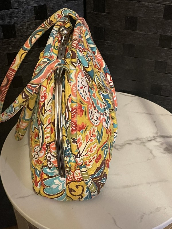 VERA BRADLEY PROVENCAL Eloise Kisslock Purse 9.5 x 12 x 4.5 Preloved gallery