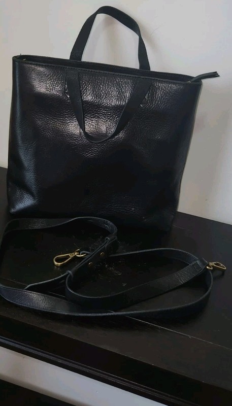 Madewell ZipTop Blk Leather Adjustable Crossbody Gold Hardware w/Inner Pockets gallery