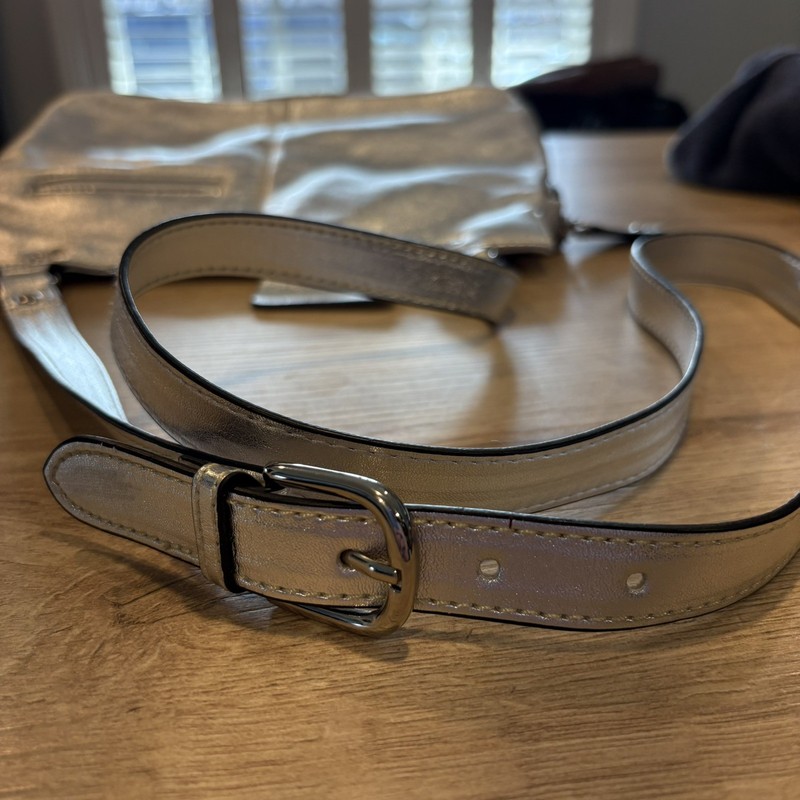 Relativity purse silver foil crossbody pockets travel NWOT gallery