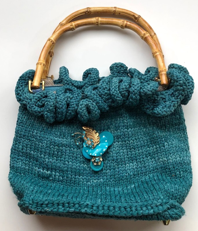 PURSE : HAND KNITTED – LINED – UNUSED – Bought at a charity auction – Fast Ship