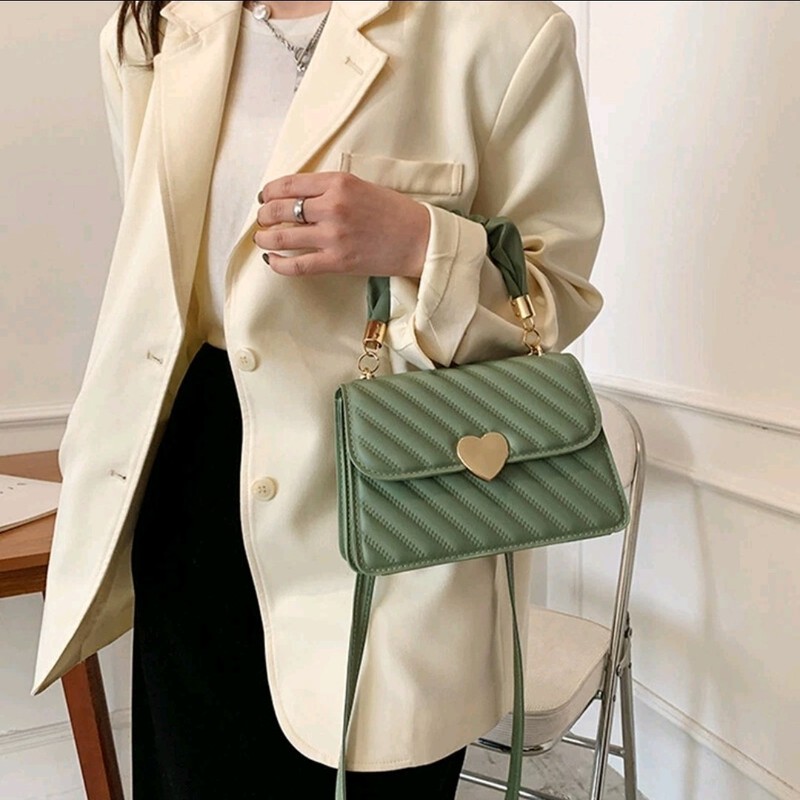 Chic Quilted Green Heart-Accent Shoulder Handbag Women