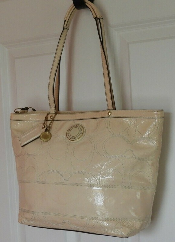 COACH #F19198 Zip Top Tote Purse Outline Stitched Signature Patent Leather Cream