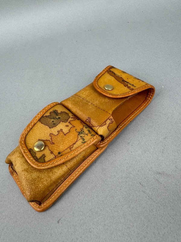 VTG Alviero Martini 1a Classe Olympus Leather Camera Pouch Case Geo World Map
