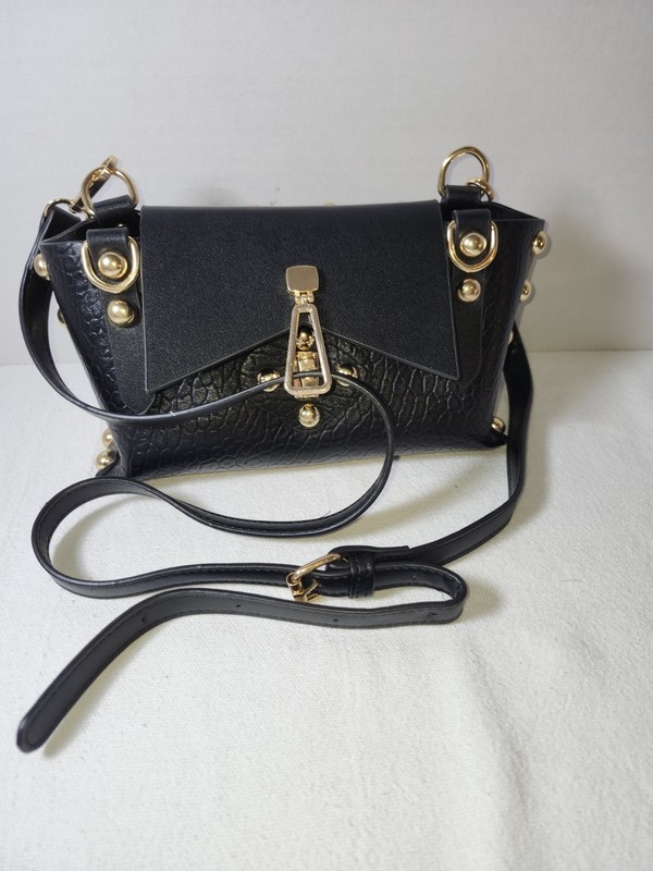 black trendy punk crossbody purse nwot