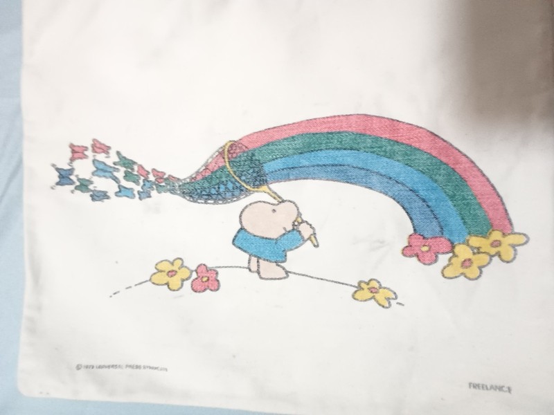 "Freelance" 1979 Universal Press Syndacite Tote Bag Rainbow Flower Butterfly-Net gallery